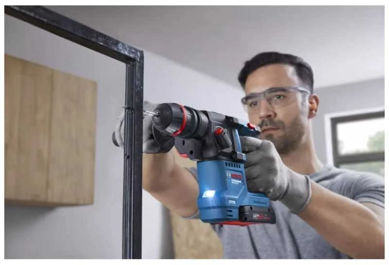 Bosch GBH 18V-18 X, 2x2,0Ah, GAL 18V-20, GDE 24, LB
