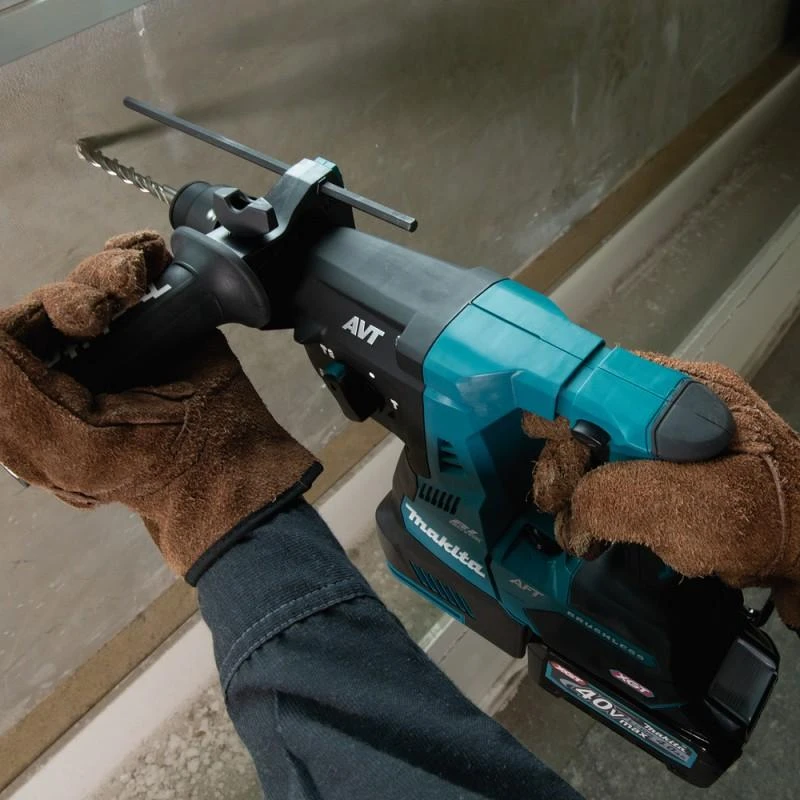 Makita HR002GZ Perforatorius XGT, 2,9 J, 28mm; 4,1kg, bešepetėlinis variklis, greitojo keitimo griebtuvas, AFT; AWS (be AWS lusto); AVT; Soft no load; XPT; "Z" versija - komplektuojamas be akumuliatoriaus ir kroviklio