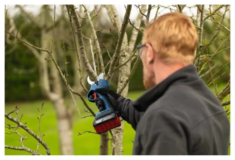 Bosch GGP18V-32 be akumuliatoriaus ir kroviklio Akumuliatorinis žirklės