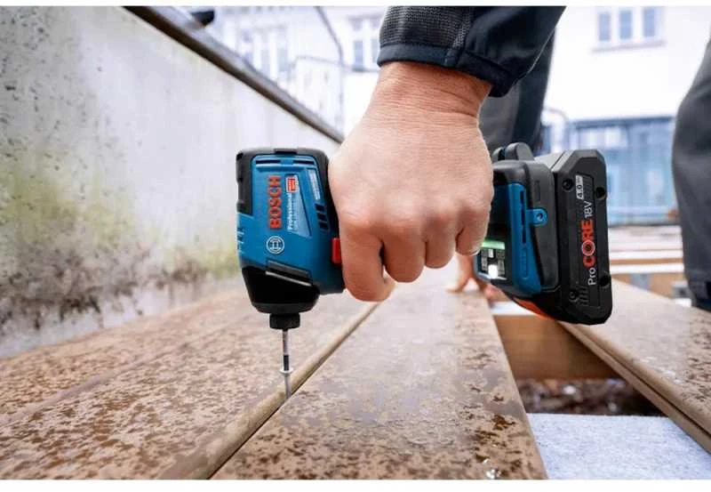 Bosch GDR 18V-220 C, CoMo, 2x5.0 Ah; GAL 18V-40, LB