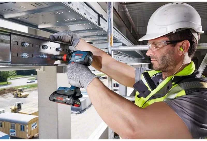 Bosch GDX 18V-210 C, 2x5.0 Ah; GAL 18V-40, LB