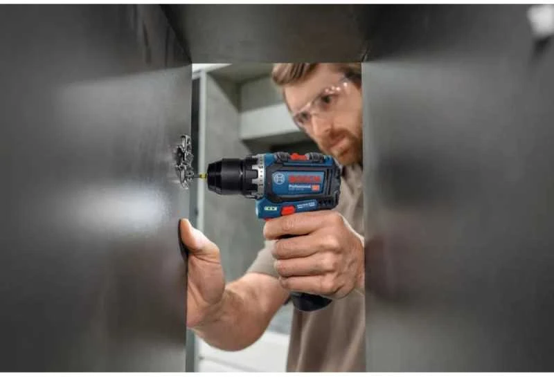 Bosch GSR 12V-32, 2x2.0Ah, GAL 12V-20, LB