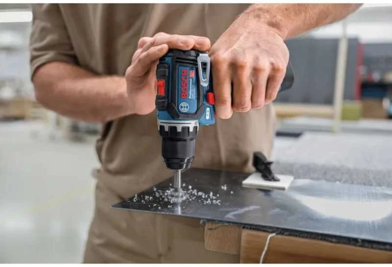 Bosch GSR 12V-32, 2x2.0Ah, GAL 12V-20, LB