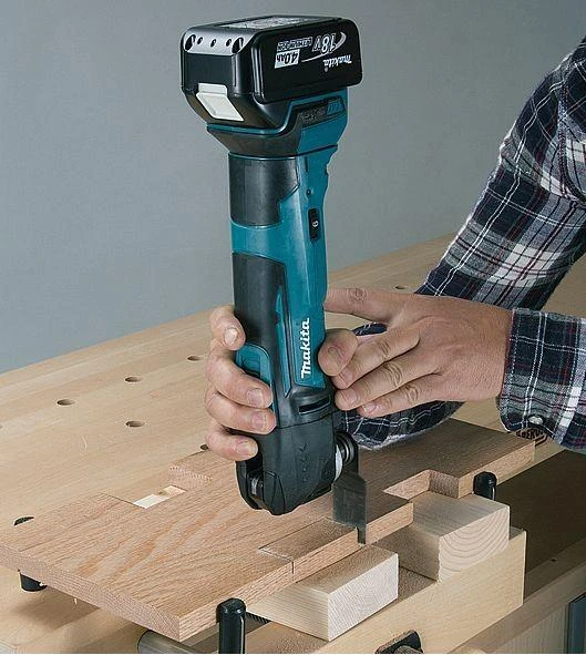 Makita DTM51Z pjaunantis medieną