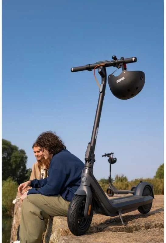 Ninebot by Segway Kickscooter E2 PRO E, Juodas | Segway