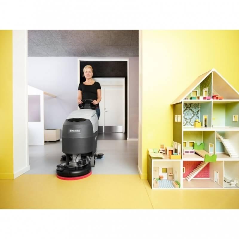 Grindų plovimo mašina NILFISK SCRUBBER SC401 43 B