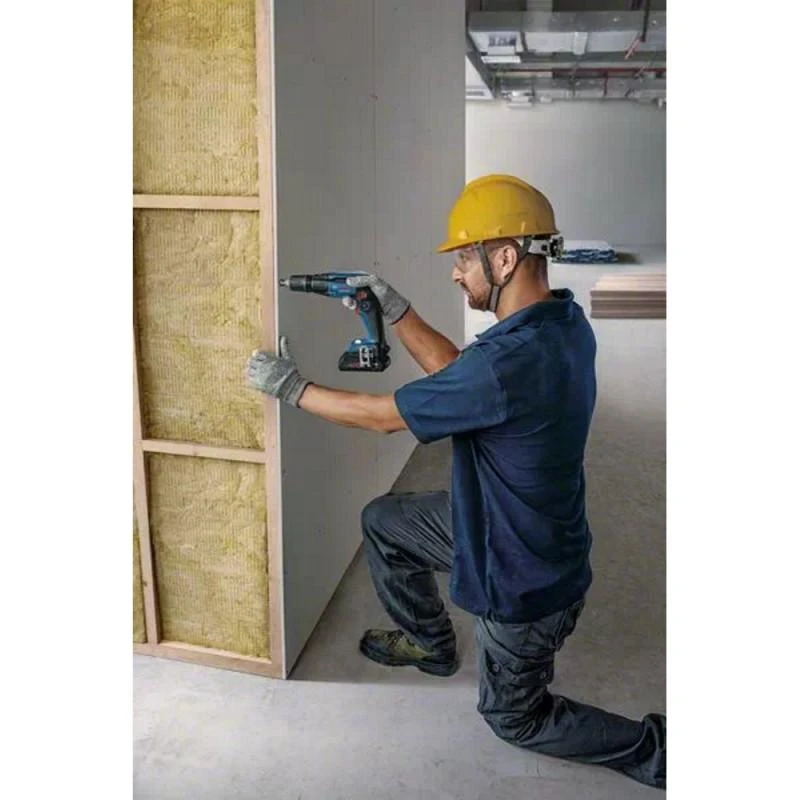 Bosch GTB 18V-45 suktuvas atliekant gipso montavimo darbus