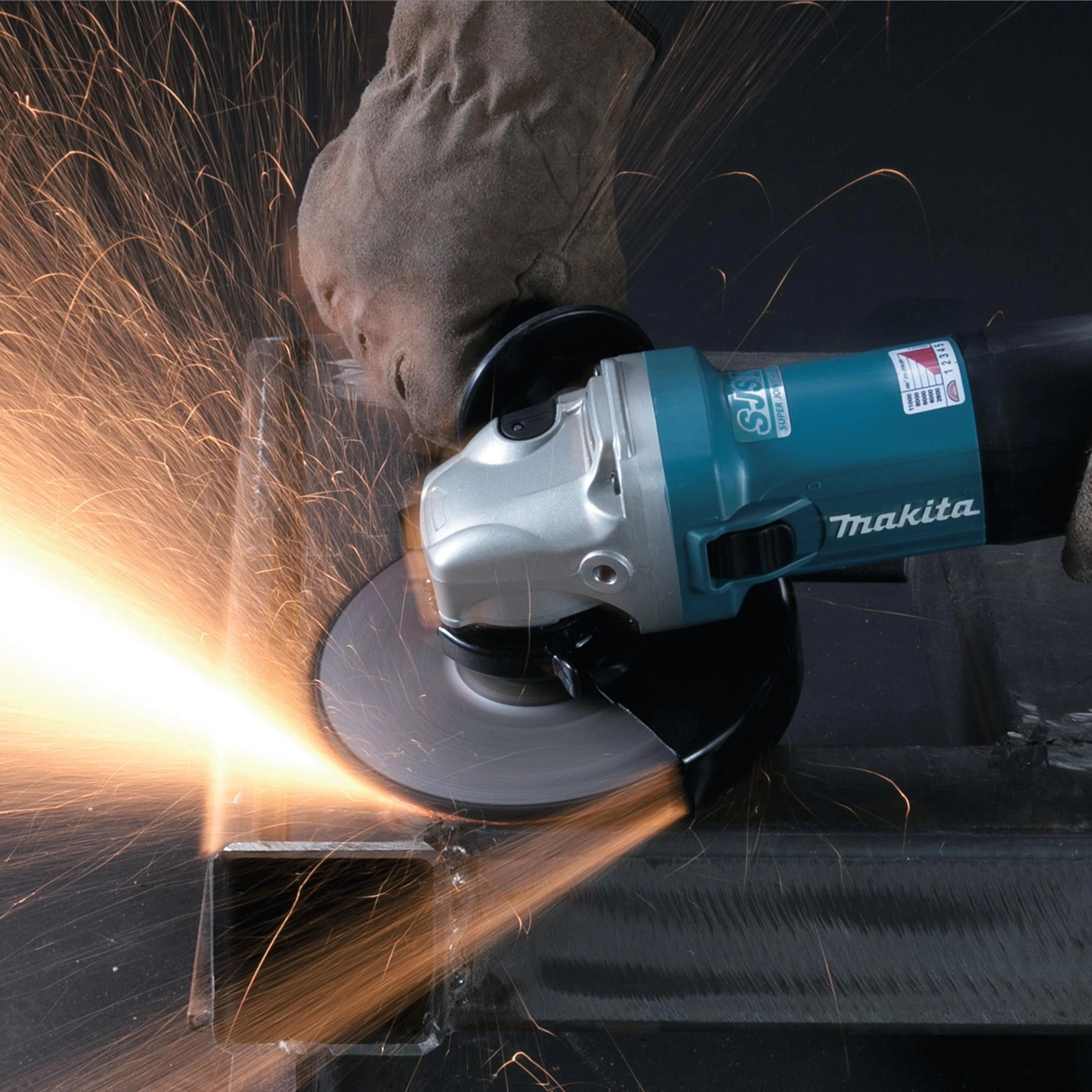 Kampinis šlifuoklis Makita GA6040CF01