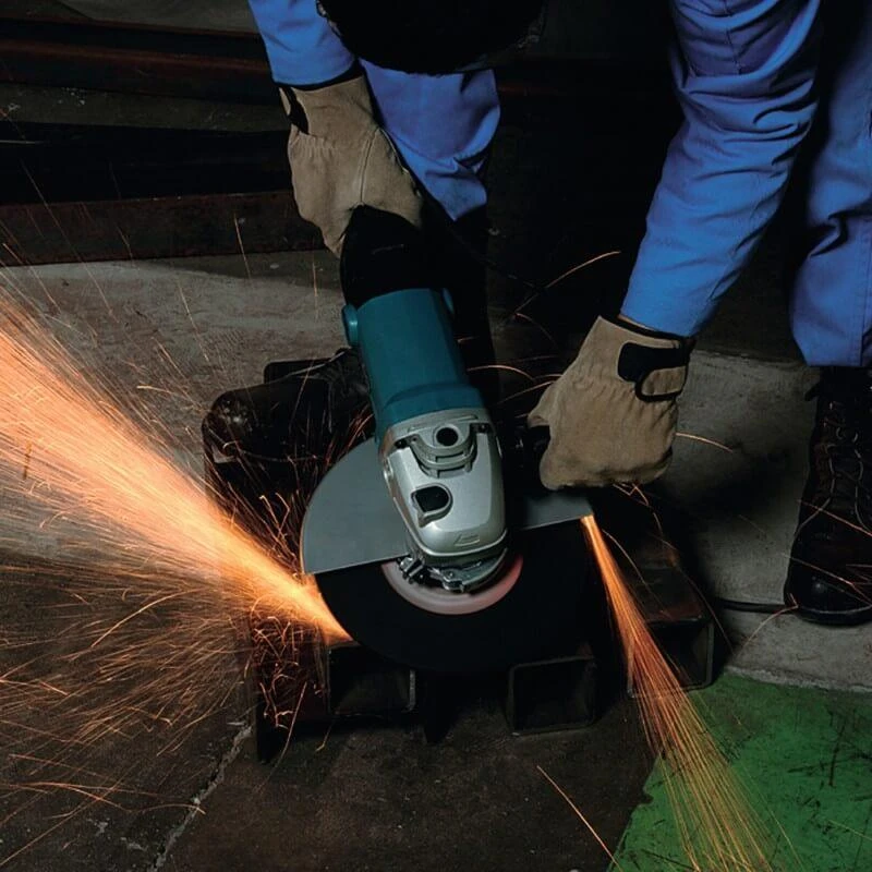 Makita GA9010CF Kampinis šlifuoklis, 2000 W, 230 mm, 4,5kg, super flanšas