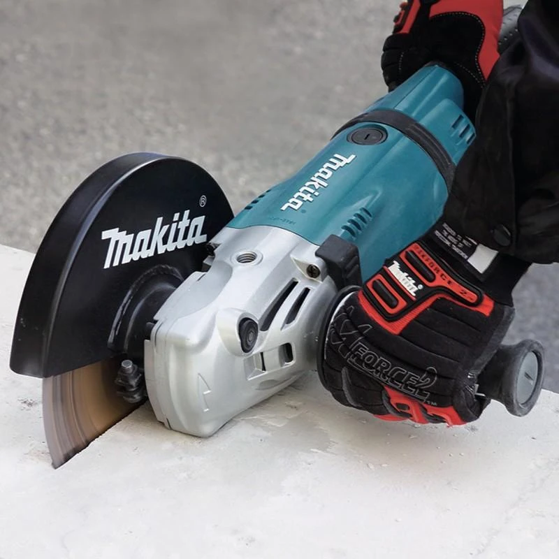 Makita GA9040SF01 Kampinis šlifuoklis, 2600 W, 230 mm, 6,7kg, pasukama galinė rankena, antivibracinė šoninė rankena, super flanšas