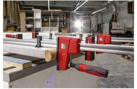 Korpusiniai spaustuvai BESSEY REVO KRE 300x95mm