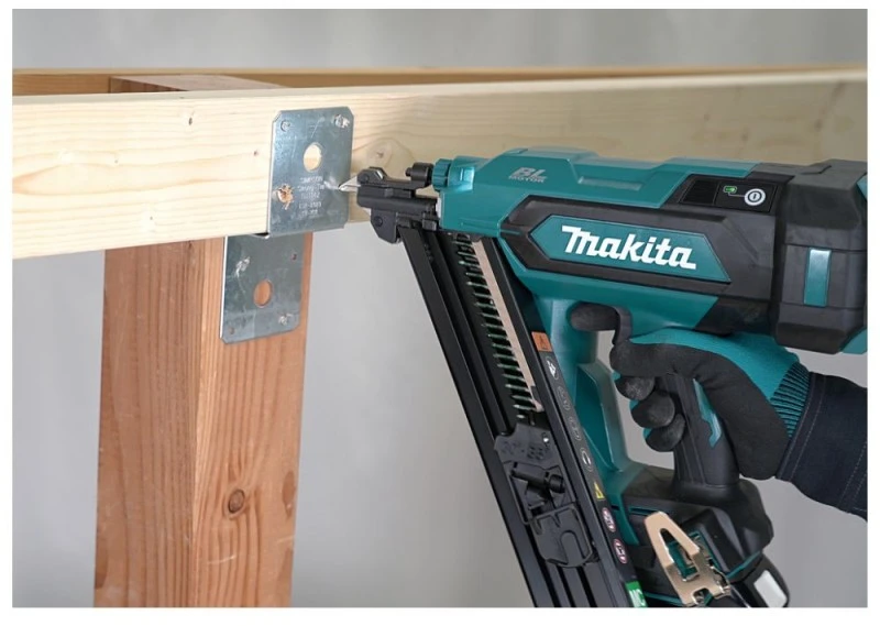 Makita Akumuliatorinė viniakalė perforuotoms jungtims DBN640ZK