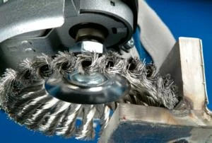 Metalinis šepetys su sriegiu PFERD KBG 12515/M14 ST 0,50