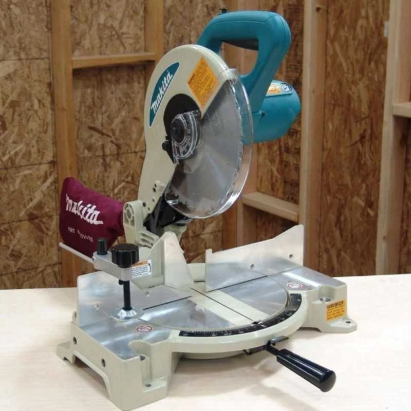 Makita Skersinio pjovimo staklės LS1040 1650W 255mm