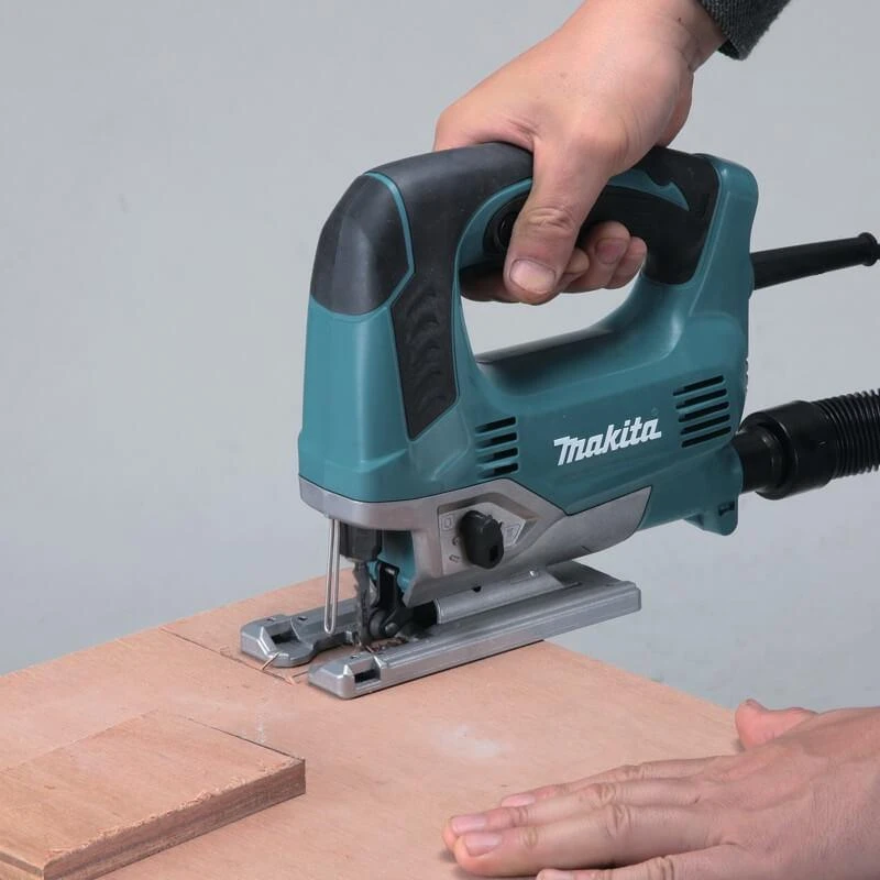 Makita JV0600J Siaurapjūklis, 650 W, 90 mm, 500-3100 min-1, 3-jų pakopų švytuoklinis judesys, 2,4kg, MAKPACK