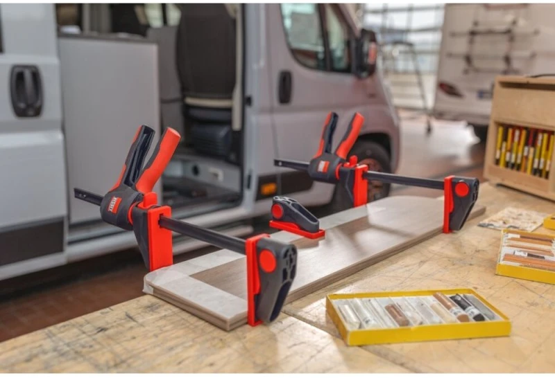Spaustuvai su pasukama rankena BESSEY 150/60