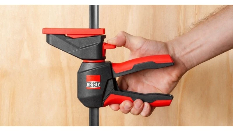 Spaustuvai su pasukama rankena BESSEY 300/60