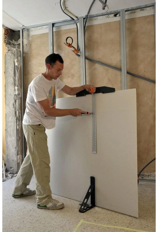Kampainis gipso pjovimui Edma 515*625mm perforuota gradacija