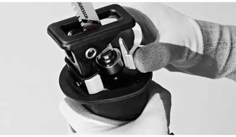 Bosch Akumuliatorinis universalus pjūklas GSA 18V-32, be akumuliatoriaus ir kroviklio