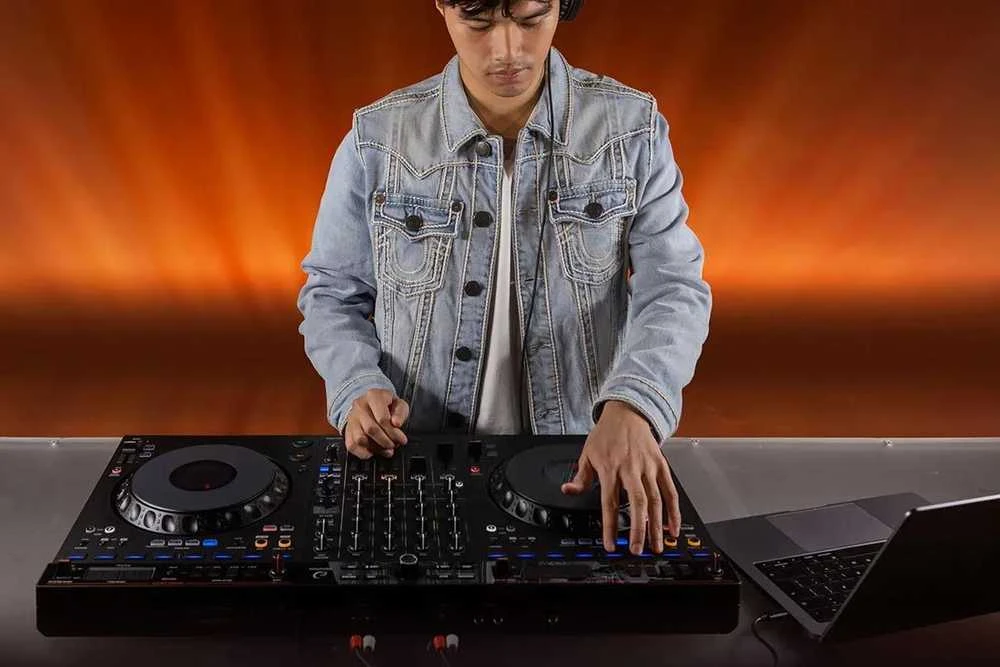 Pioneer DJ AlphaTheta DDJ-GRV6