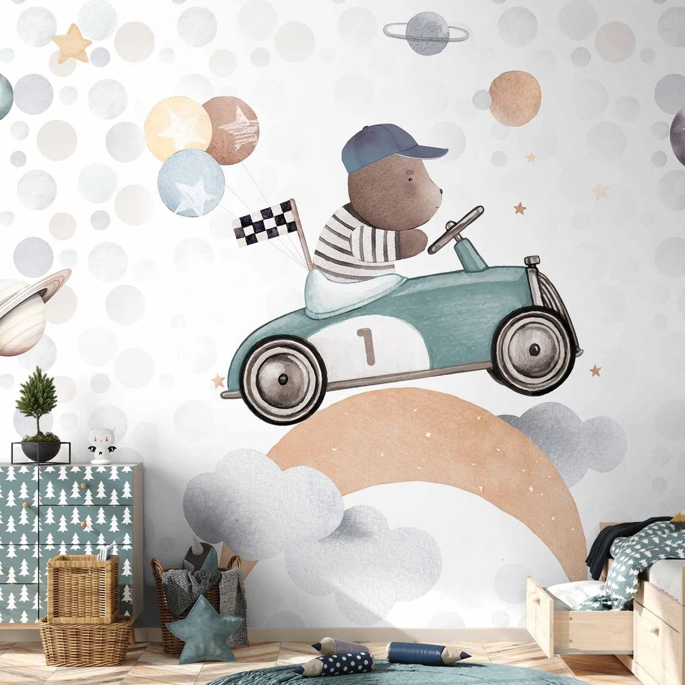 Fototapetai - Meškiukas lenktyniniame automobilyje