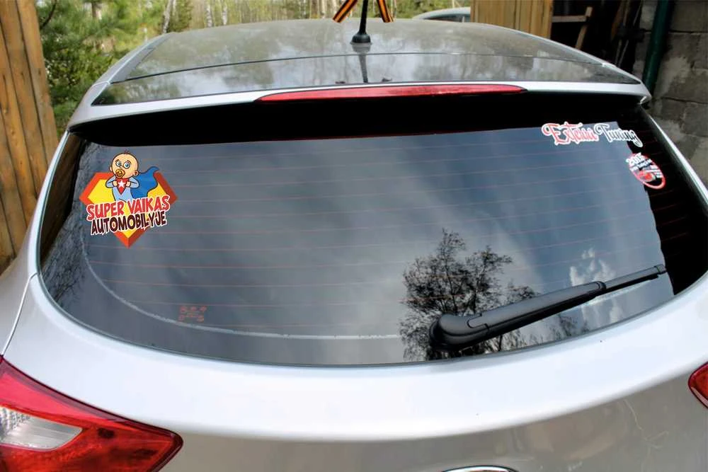 Lipdukas Super Vaikas automobilyje