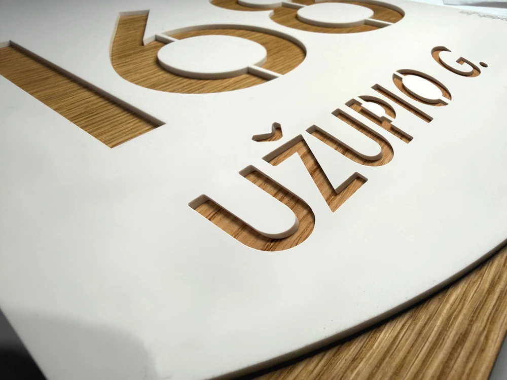 Namo numeris – adreso lentelė Nordis Balta su ąžuolu
