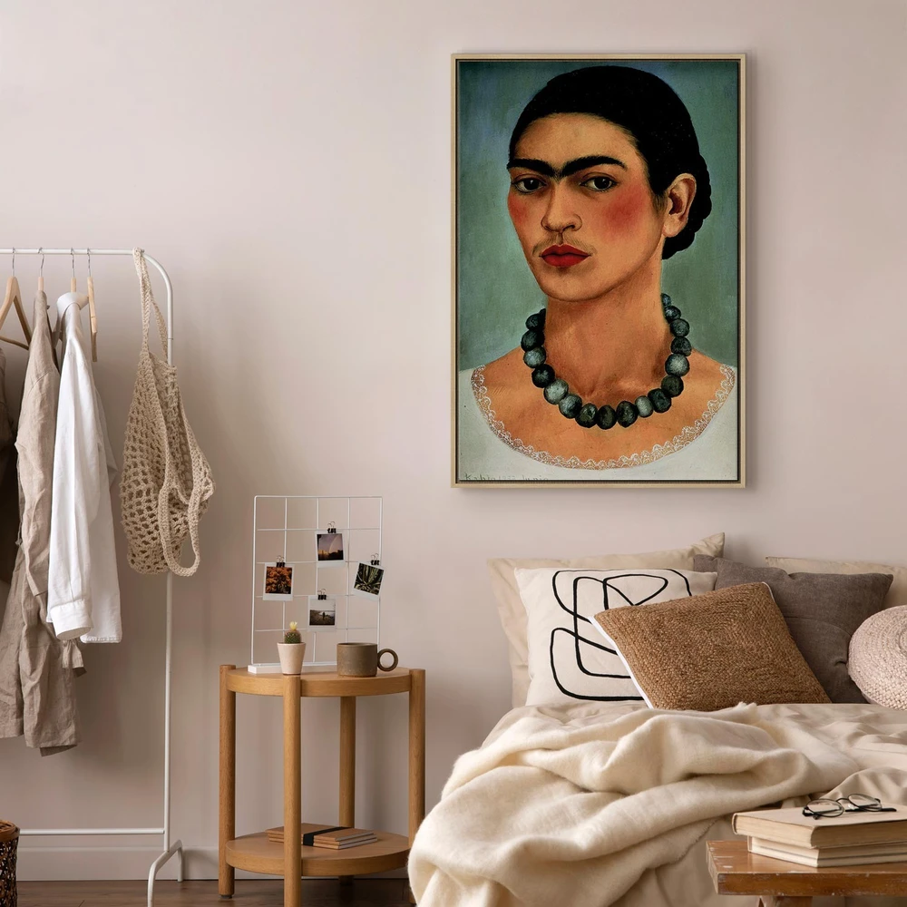 Paveikslas Frida Kahlo - Autoportretas su karoliukų vėriniu