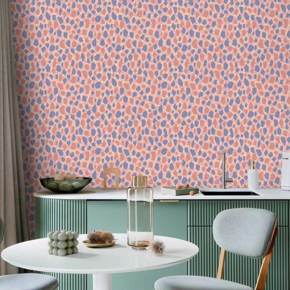 Tapetai - Žirafos raštas mėlynai rožiniais taškais