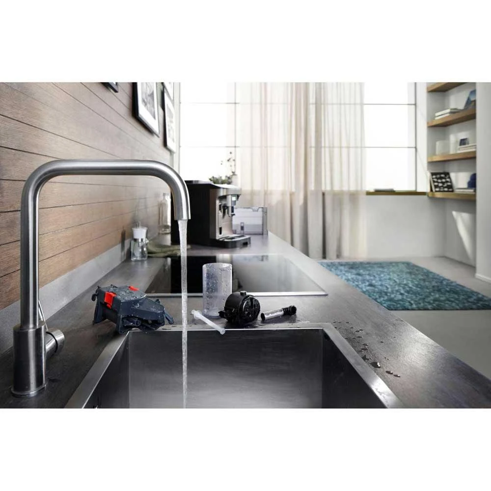 Kavos aparatas Delonghi | | ECAM293.61 BW Magnifica Evo | Slėgis 15 bar | Su pieno plakikliu | Automatinis | 1450 W | Juodas