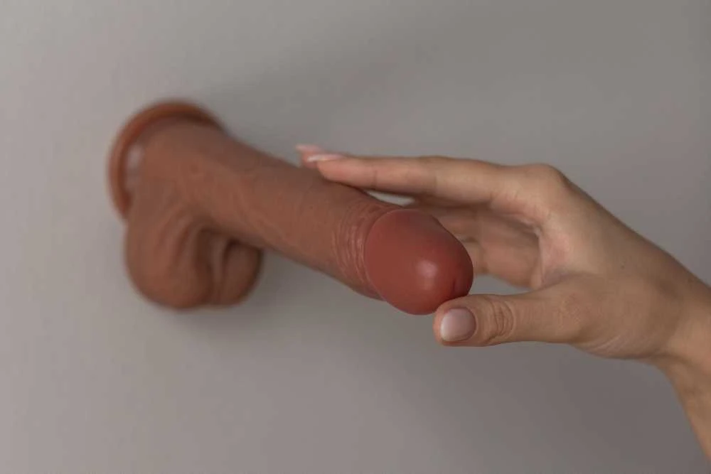 „Erolab Gentleman“ Nr. 2 silikoninis dildo, pagamintas iš minkštos medžiagos (CLM01f)