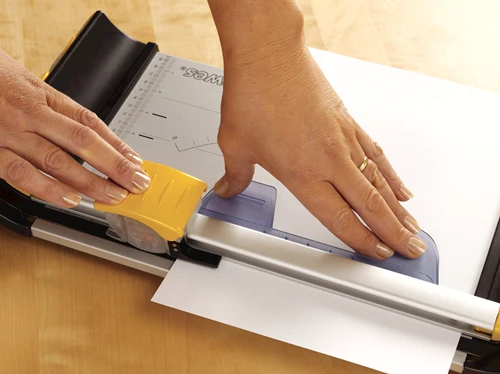 Pjaustyklė Fellowes Neutron A4 Plus, 10 l.