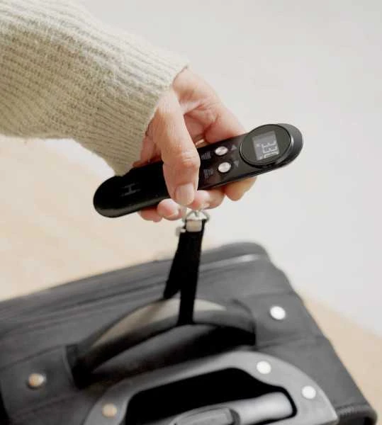 Homedics SCL-L100-BKR kelioninės lengvos bagažo svarstyklės