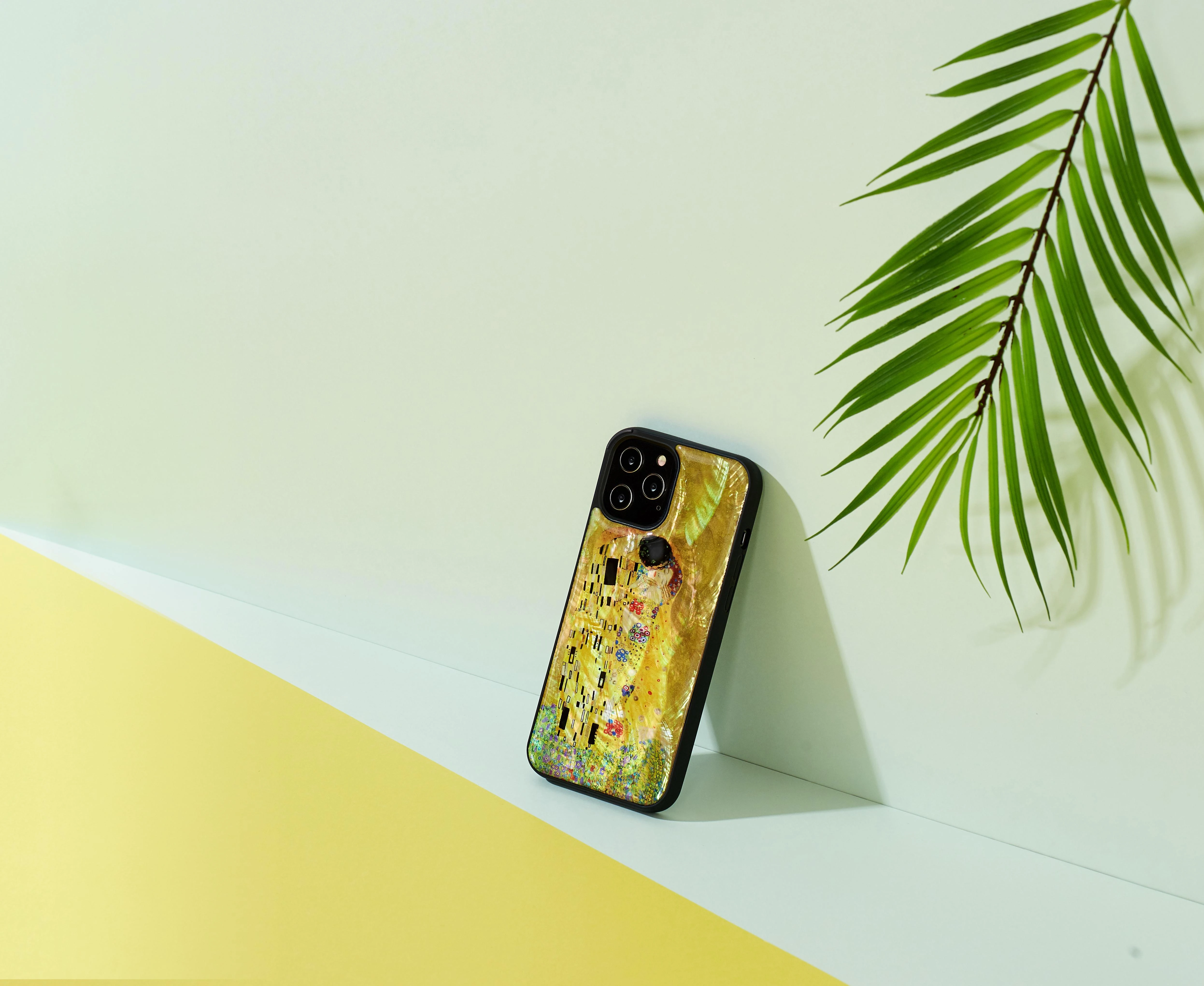 Dėklas iKins case for Apple iPhone 12/12 Pro kiss juodas