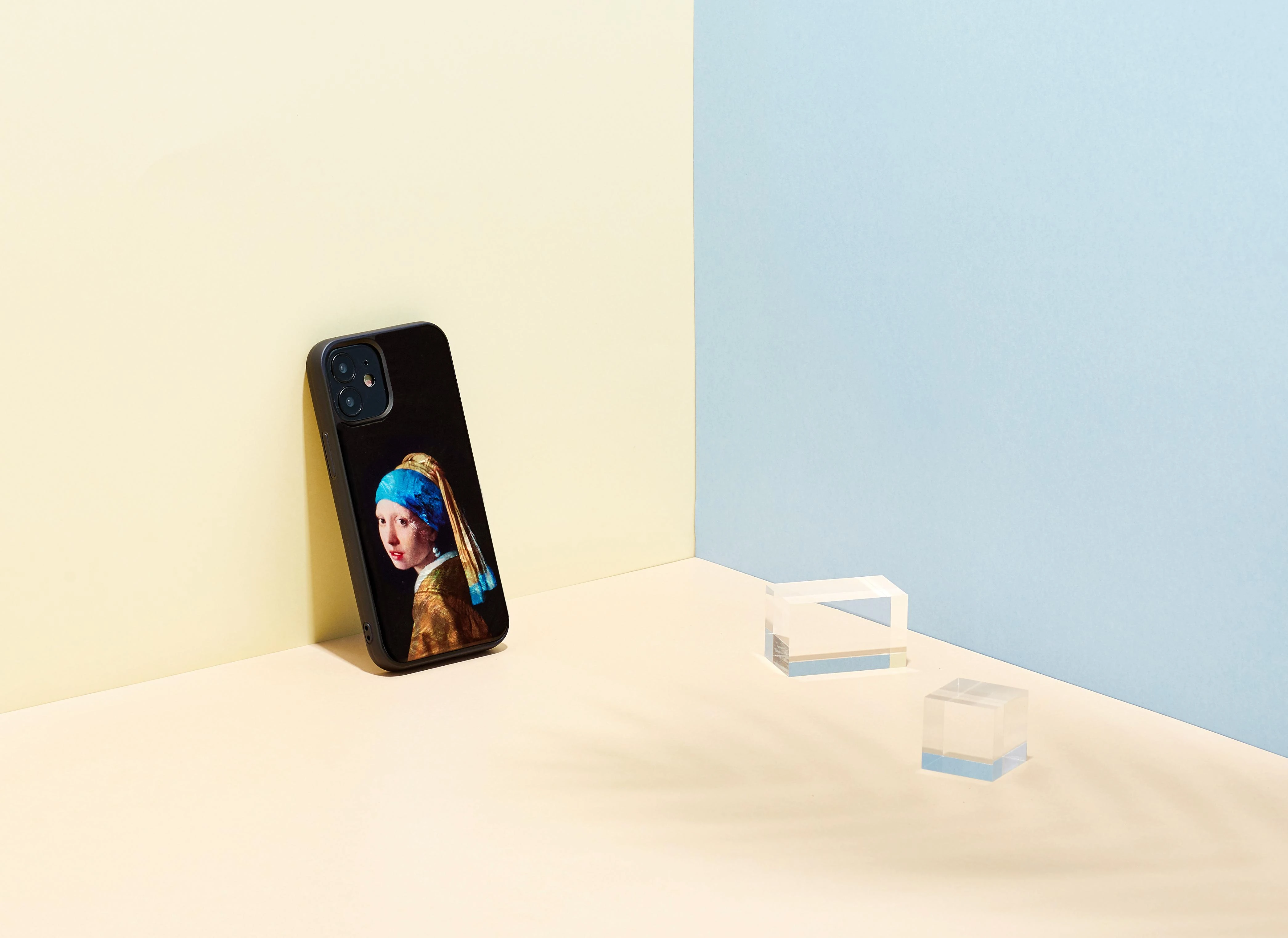 „iKins“ dėklas, skirtas „Apple iPhone 12 mini girl“ su perlų auskaru