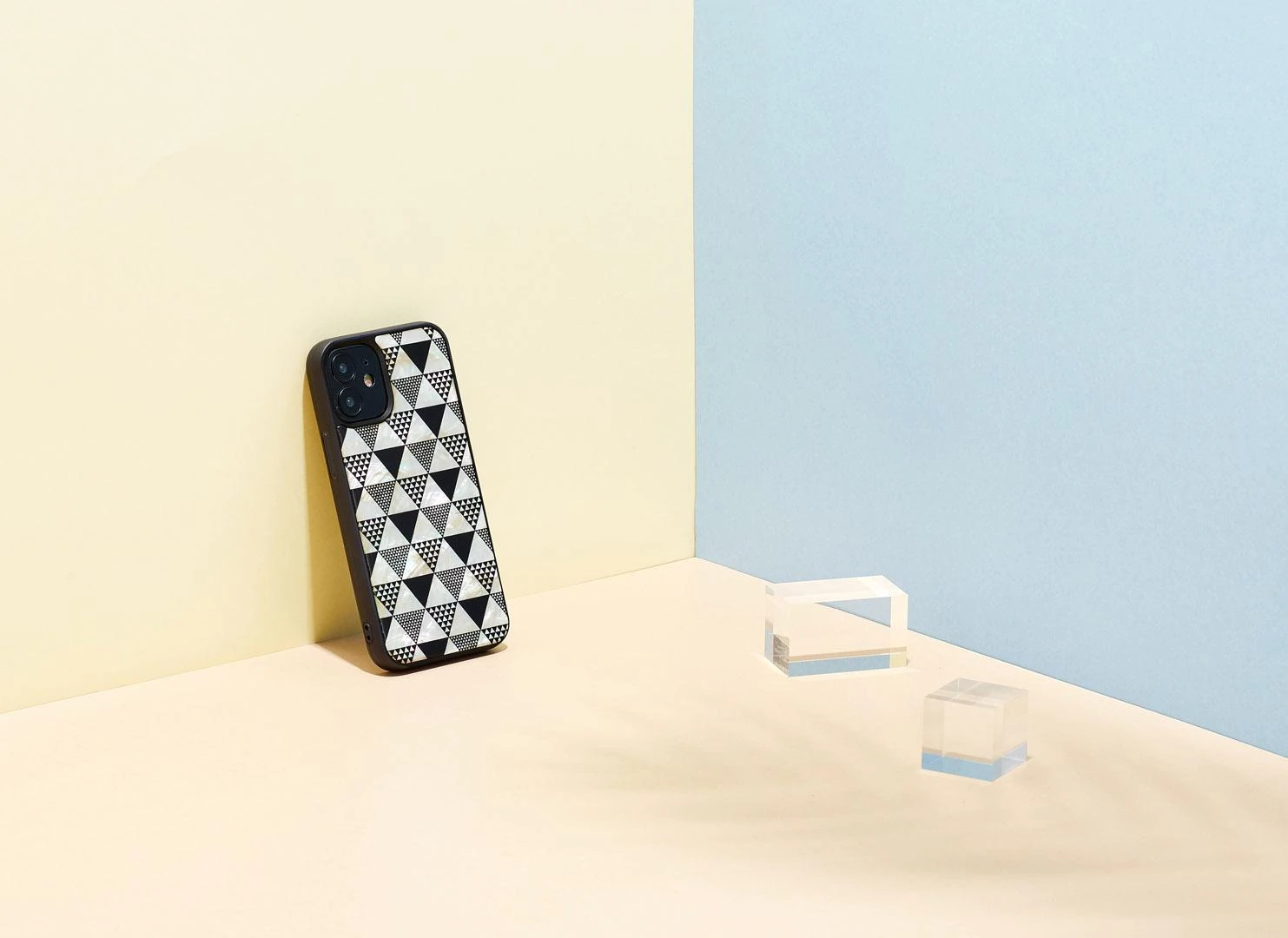 Dėklas iKins case for Apple iPhone 12 mini pyramid juodas