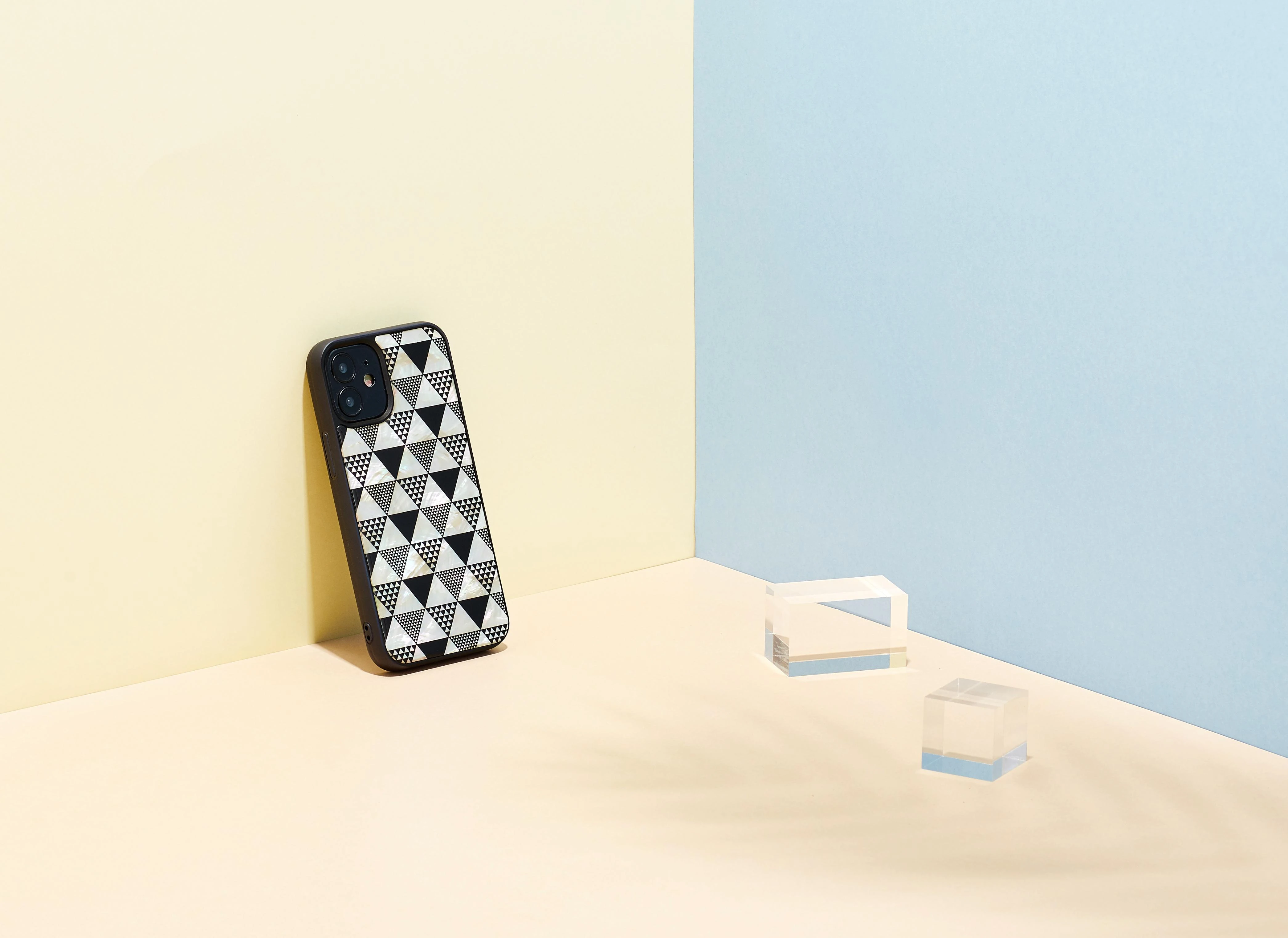 Dėklas iKins case for Apple iPhone 12 mini pyramid juodas