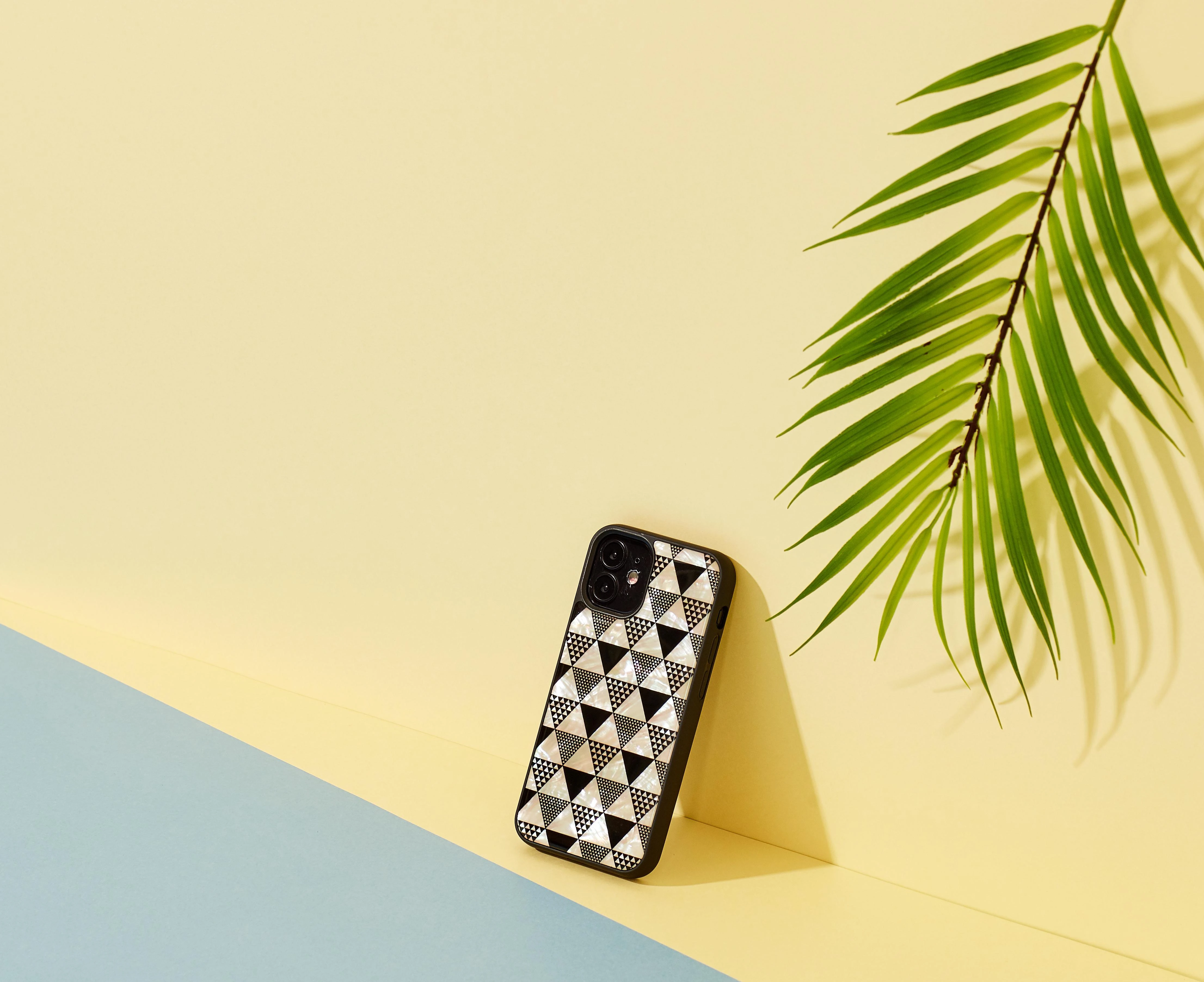 Dėklas iKins case for Apple iPhone 12 mini pyramid juodas
