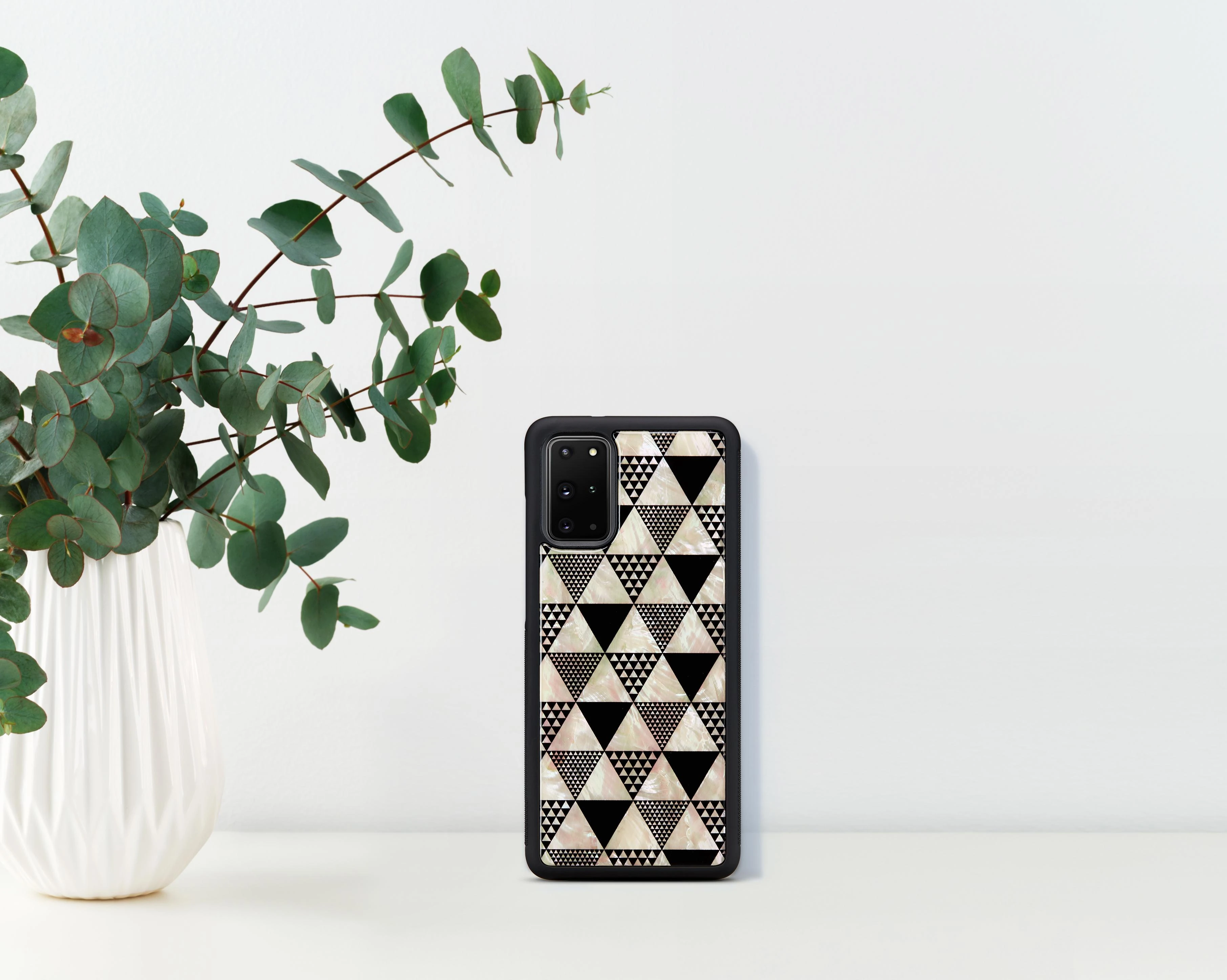 Dėklas iKins case for Samsung Galaxy S20+ pyramid juodas