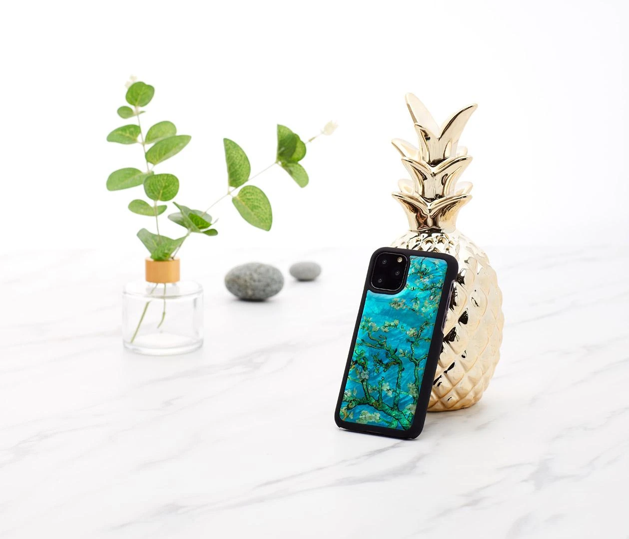 Ikins Telefono dėklas iPhone 11 Pro, Almond Blossom Juodas