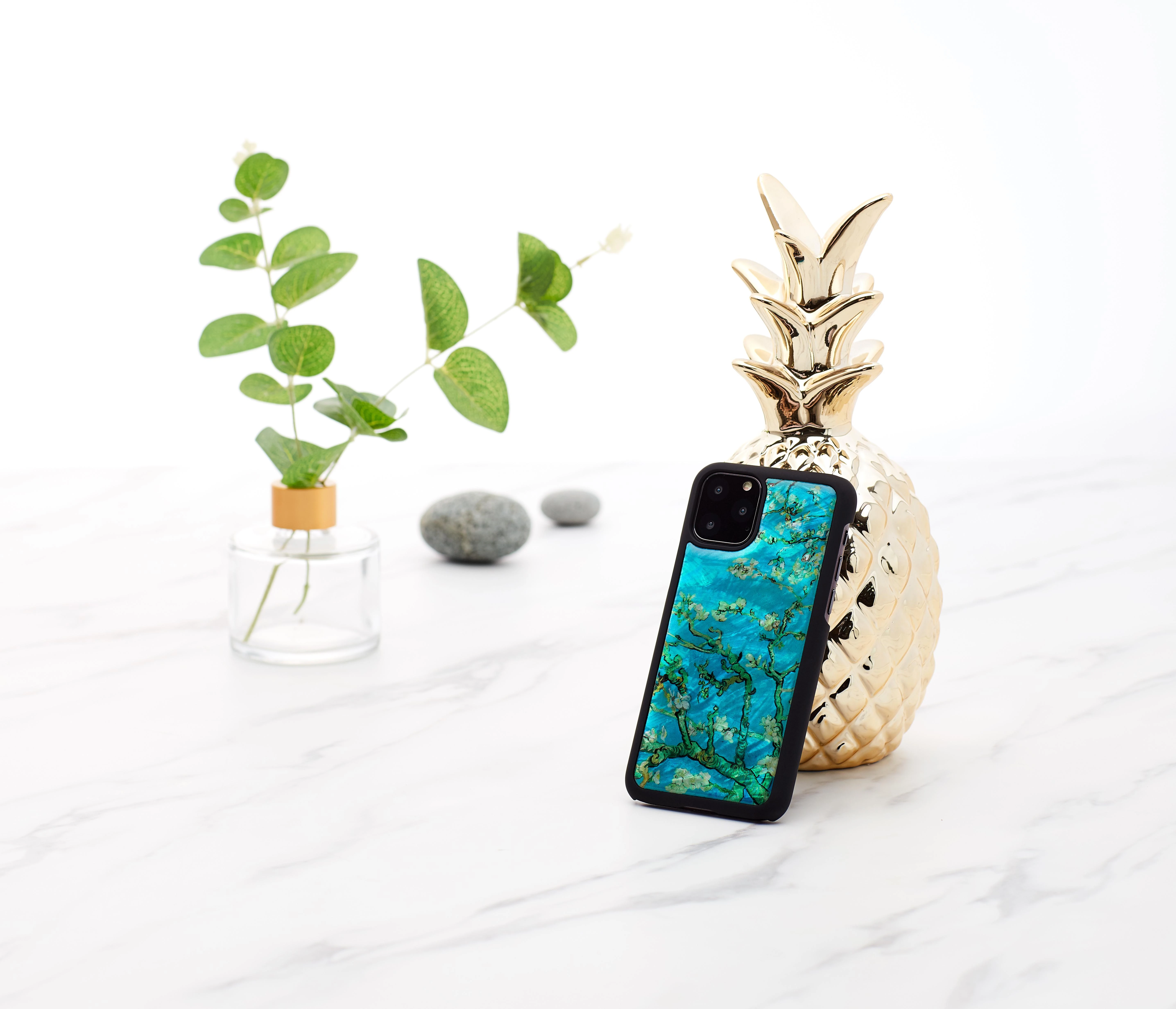 Ikins Telefono dėklas iPhone 11 Pro, Almond Blossom Juodas