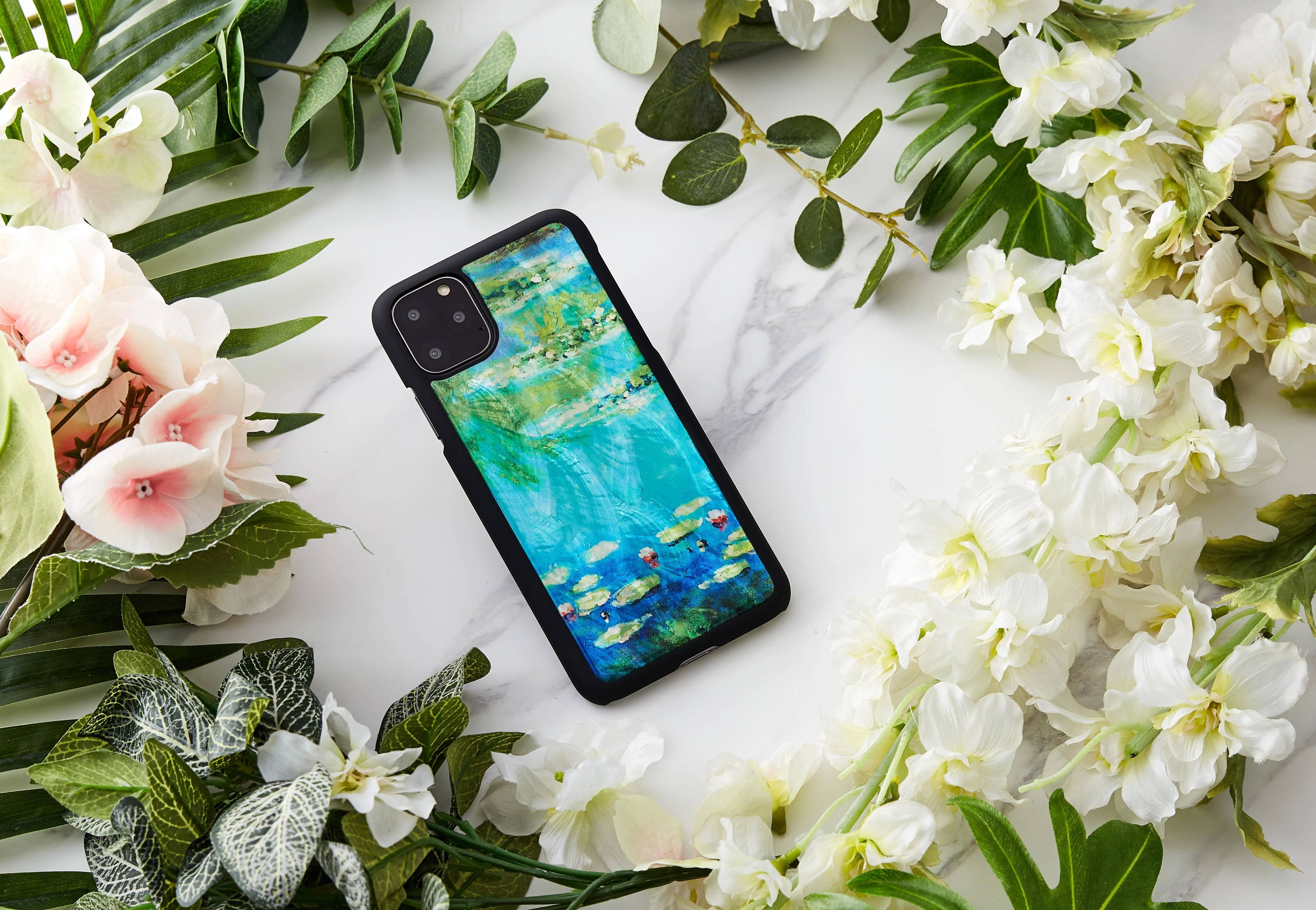 Ikins Telefono dėklas iPhone 11 Pro Max, juodas su vandens lelijų raštu