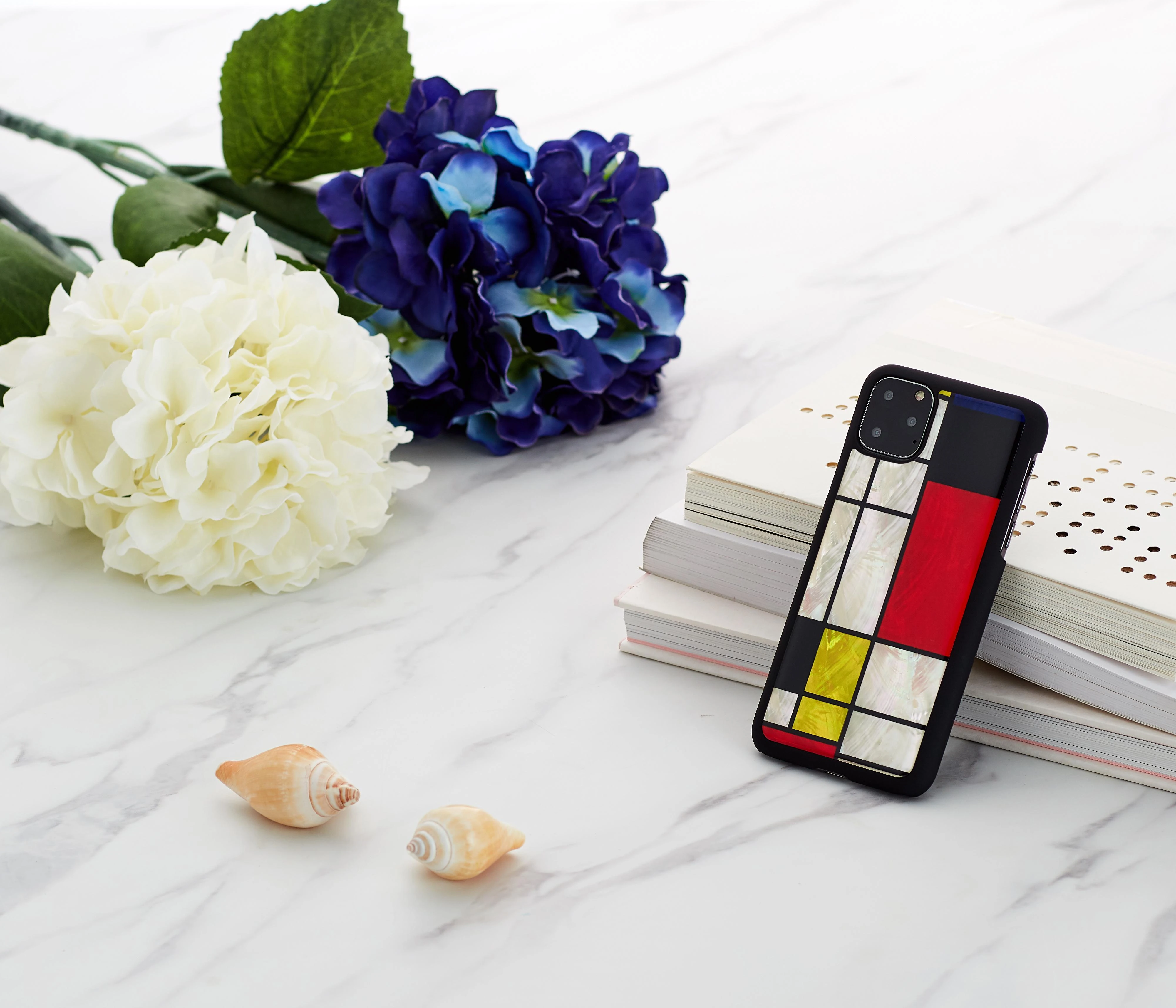 Ikins Telefono dėklas iPhone 11 Pro Max, juodas „Mondrian“