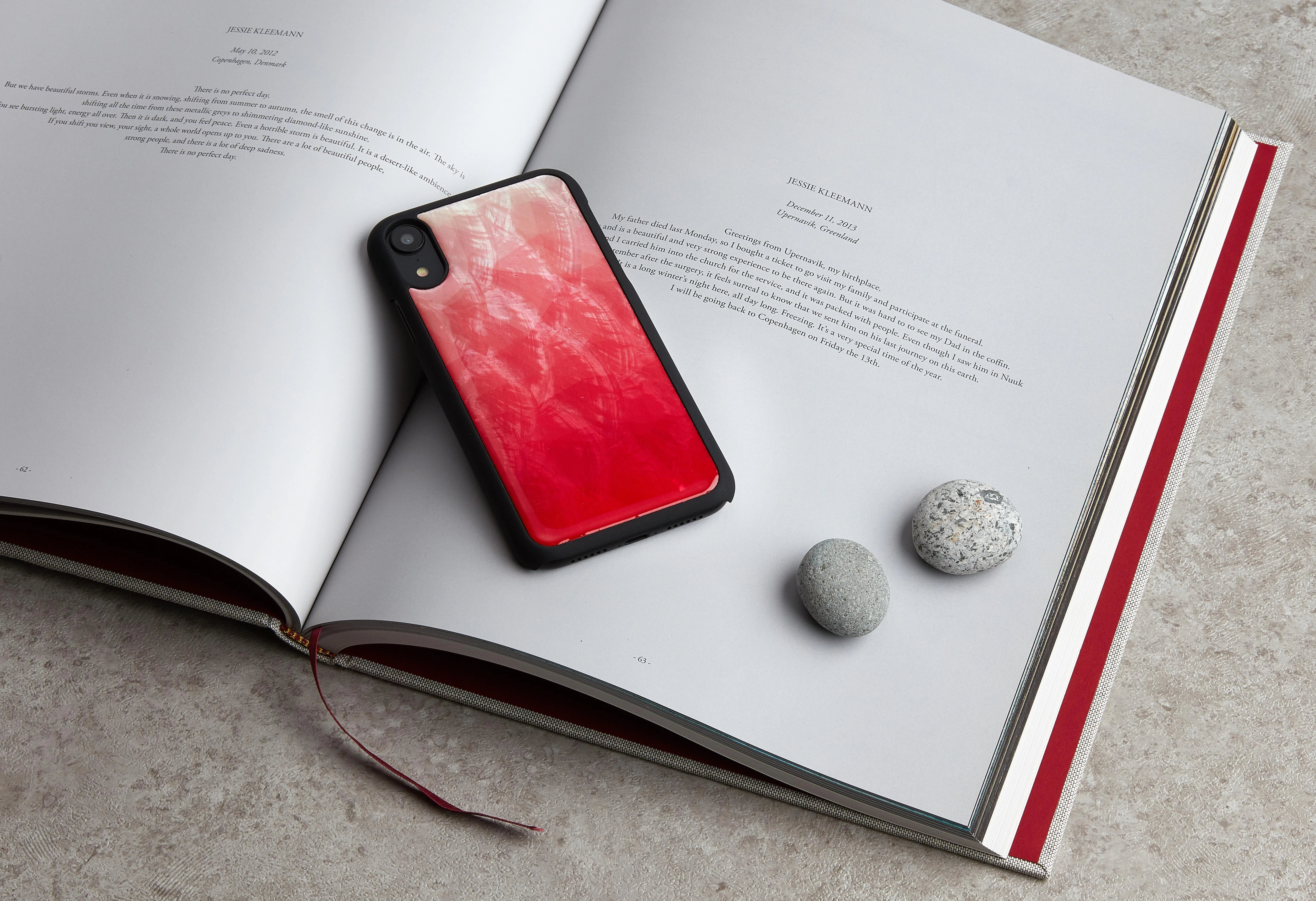 Ikins Rožinis su juoda telefono dėklas iPhone XR