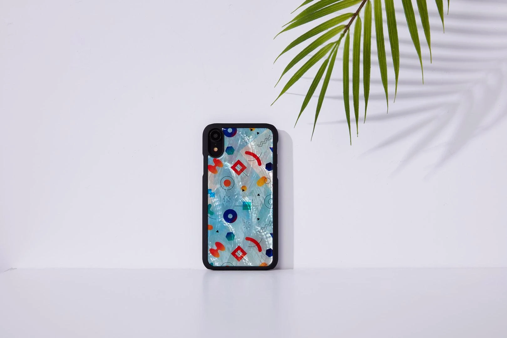 Ikins Juodas telefono dėklas iPhone XR modeliui