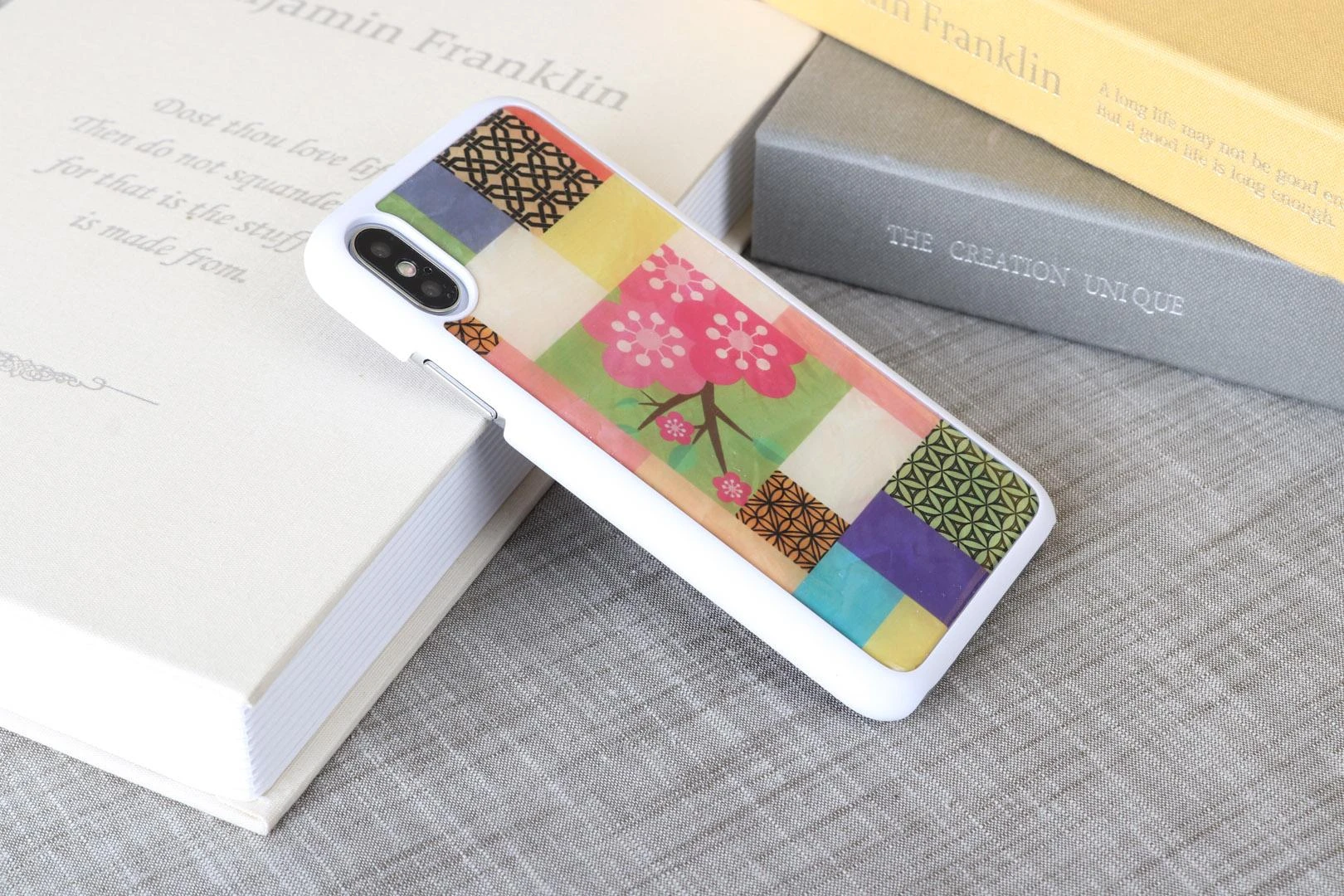 Ikins Baltas telefono dėklas iPhone XS/S su vyšnių žiedų motyvu