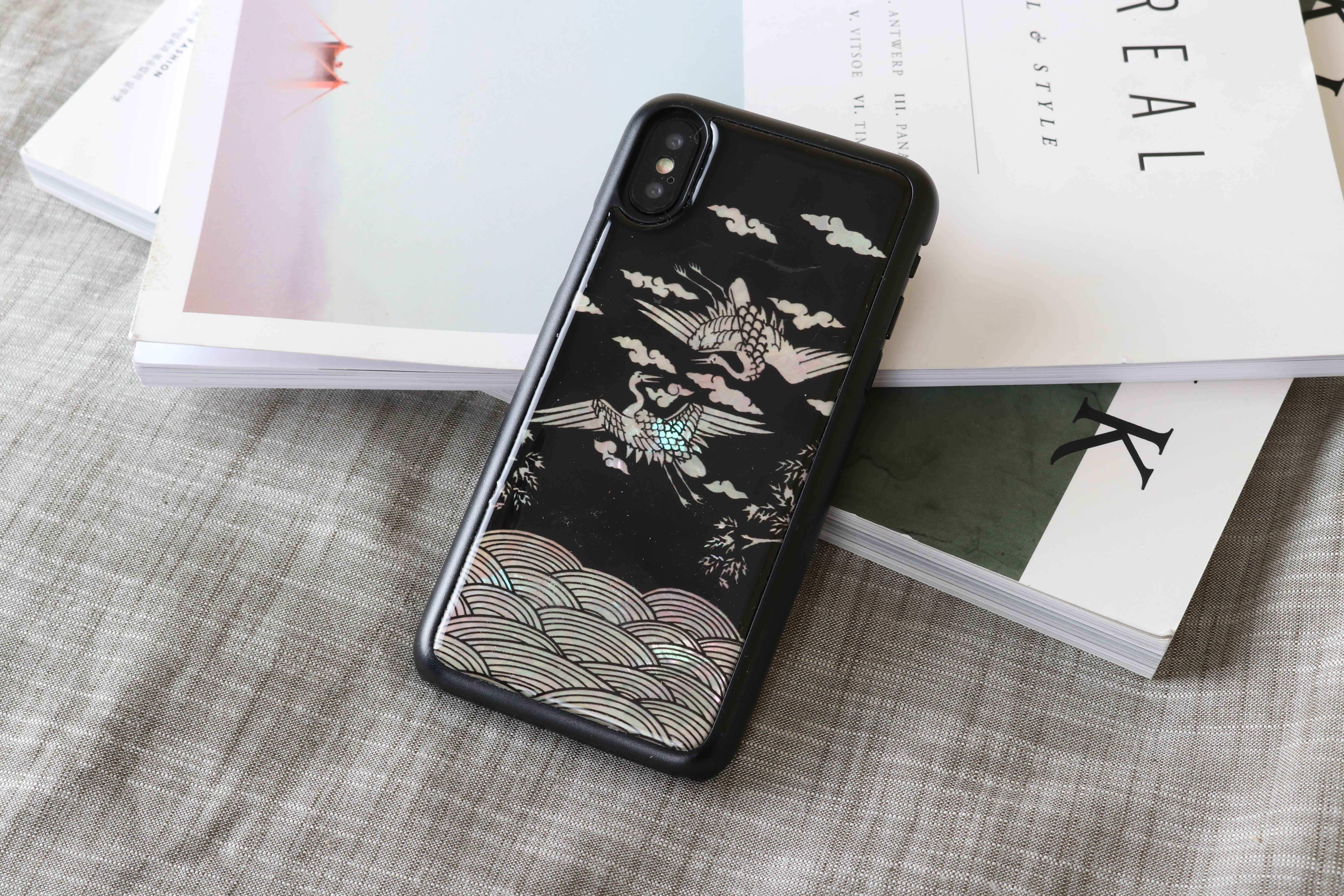 Juodas iPhone XS/S telefono dėklas iKins Crane