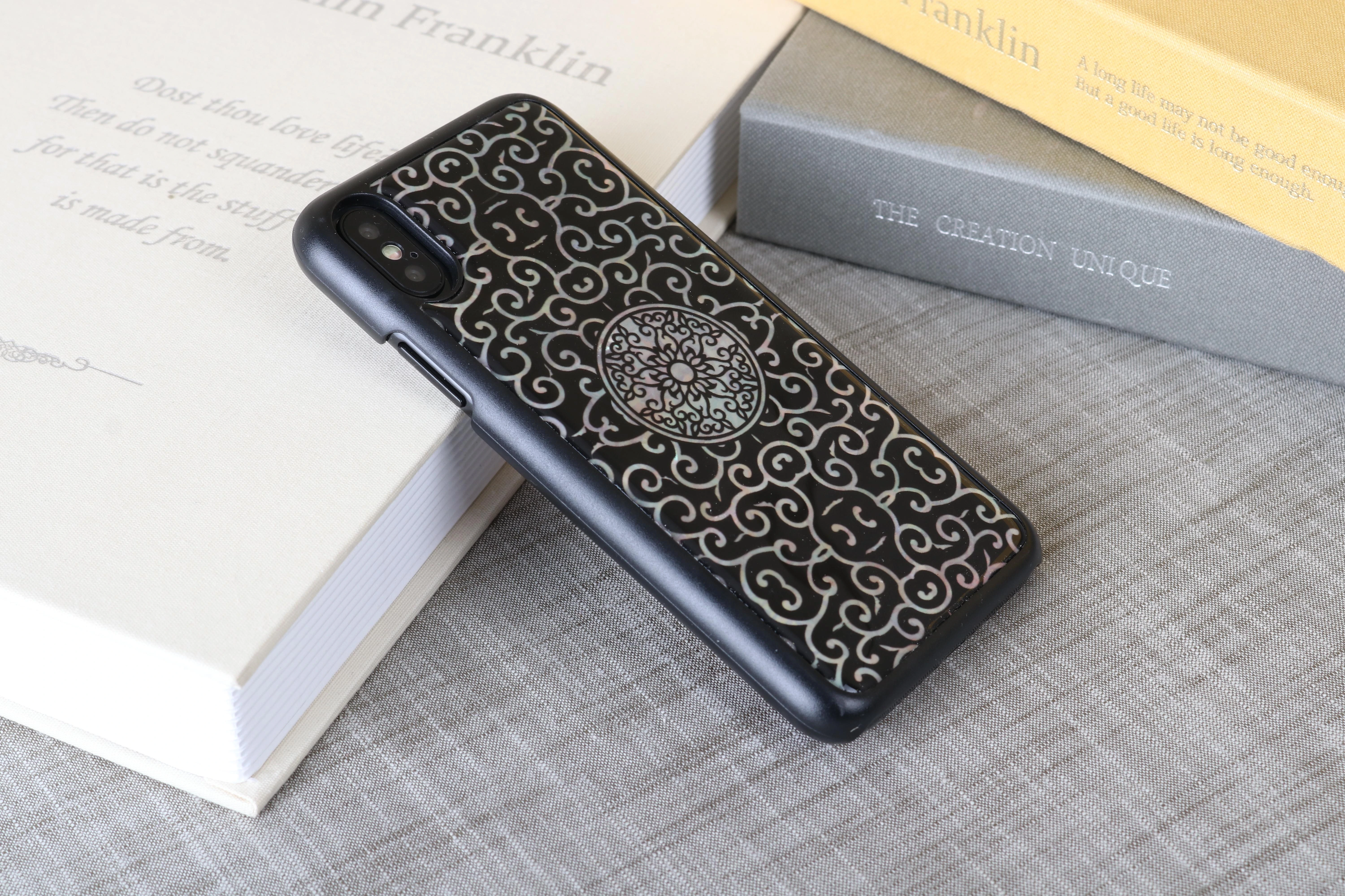 Ikins Juodas telefono dėklas iPhone XS/S „Liana“