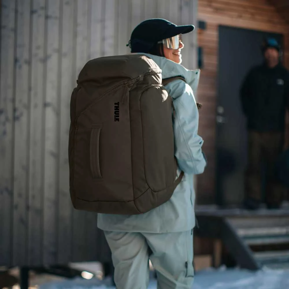 Thule 5157 slidinėjimo ir snieglenčių batų kuprinė su riedėjimu, 60 l, tamsiai chaki spalvos