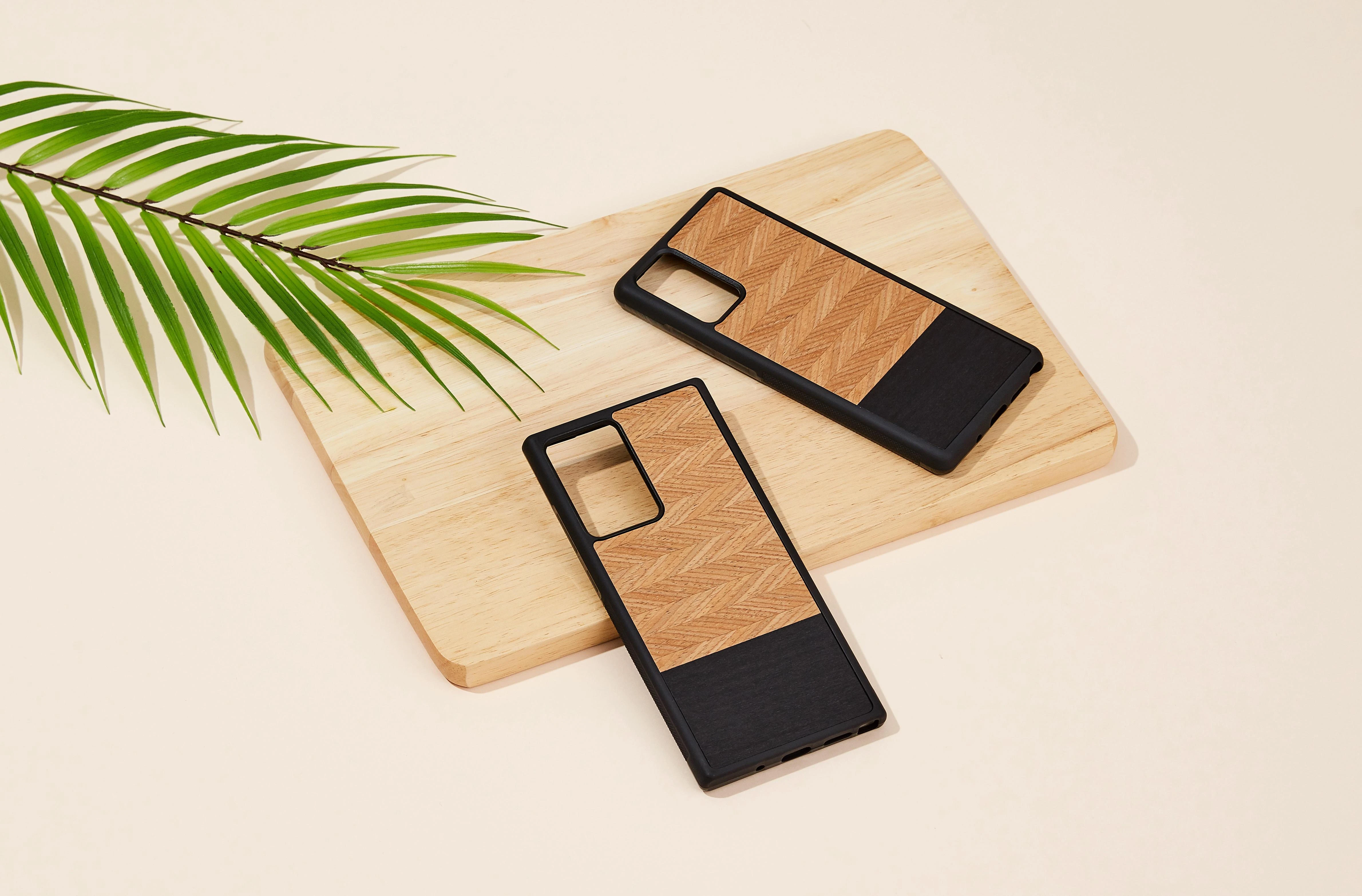 MAN&WOOD dėklas skirtas Galaxy Note 20 herringbone nero juodos spalvos